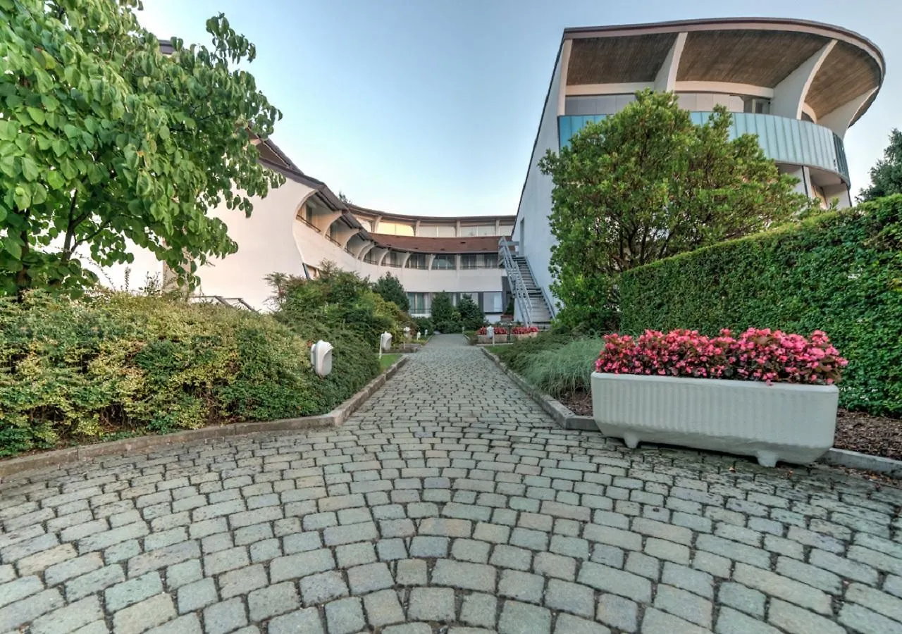 Cardano Hotel Malpensa Cardano Al Campo 4*,